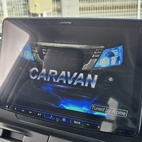 4825　キャラバン　GRANDプレミアムGX　2WD　2400cc　ディーゼル車　5人乗りのサムネイル