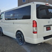 5008　令和1年式　ハイエース　スーパーGL　ダークプライムⅡ　2WD　2000cc　ガソリン車　5人乗り　4.9万kmのサムネイル
