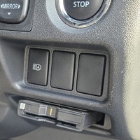 5008　令和1年式　ハイエース　スーパーGL　ダークプライムⅡ　2WD　2000cc　ガソリン車　5人乗り　4.9万kmのサムネイル