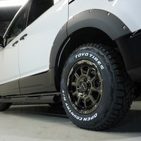 4989 令和7年式 三菱デリカ D:5 CHAMONIX 4WD 2,300cc (ディーゼル車)  8人乗りのサムネイル