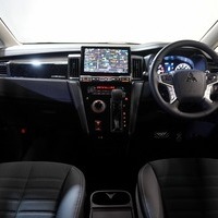 4989 令和7年式 三菱デリカ D:5 CHAMONIX 4WD 2,300cc (ディーゼル車)  8人乗りのサムネイル
