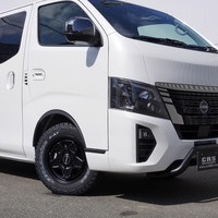 4828　キャラバン GRANDプレミアムGX 2WD 2,000cc (ガソリン車) 5人乗車 11㎞のサムネイル