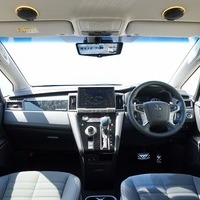 5202 登録済み未使用車 令和7年式 三菱 デリカD5 シャモニー 4WD 2,300cc (ディーゼル) 8人乗車 283kmのサムネイル