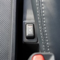 5202 登録済み未使用車 令和7年式 三菱 デリカD5 シャモニー 4WD 2,300cc (ディーゼル) 8人乗車 283kmのサムネイル