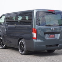 4809　令和7年式　キャラバン　GRANDプレミアムGX　2WD　2400cc　ディーゼル車　5人乗り　75km　登録済み未使用車のサムネイル