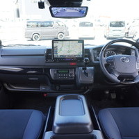 5196　令和5年式　ハイエース　スーパーGL　ダークプライムⅡ　2WD　2000cc　ガソリン車　5人乗り　1000kmのサムネイル