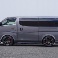 5204　令和5年式　キャラバン　GRANDプレミアムGX　4WD　2400cc　ディーゼル車　5人乗り　0.3万kmのサムネイル