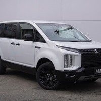 5202 登録済み未使用車 令和7年式 三菱 デリカD5 シャモニー 4WD 2,300cc (ディーゼル) 8人乗車 6kmのサムネイル