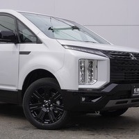 5202 登録済み未使用車 令和7年式 三菱 デリカD5 シャモニー 4WD 2,300cc (ディーゼル) 8人乗車 6kmのサムネイル
