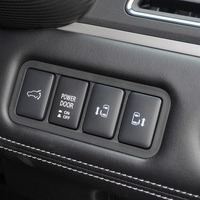 5202 登録済み未使用車 令和7年式 三菱 デリカD5 シャモニー 4WD 2,300cc (ディーゼル) 8人乗車 6kmのサムネイル