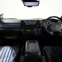 4754 令和4年式 ハイエース スーパーGL ダークプライムⅡ　4WD 2,800cc (ディーゼル) 2/5人乗車 2.5万kmのサムネイル