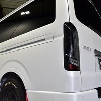 5404.令和4年式 ハイエース スーパーGL ダークプライムⅡ 4WD 2,800cc ディーゼル車 走行1,300キロ 検査1年付きのサムネイル