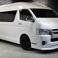 4727 平成29年式 ハイエース グランドキャビン ファインテックツアラー 2WD 2,700cc (ガソリン) 10人乗車 1.6万kmのサムネイル