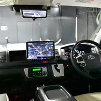 5410.令和5年式 ハイエースコミューター 3ナンバー 10人乗り 2WD 2,800㏄ ディーゼル車 走行5.8万キロ 車検令和8年4月のサムネイル