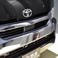 5344. 令和5年式 ハイエース  ワゴンGL 4WD 2,700㏄ ガソリン車 10人乗り 走行7,000km 車検令和8年2月のサムネイル