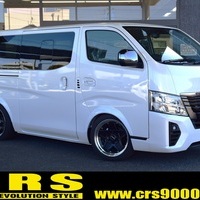 4830 キャラバン グランドプレミアムGX 2WD 2,000cc (ガソリン車) 5人乗車　のサムネイル
