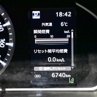 5344. 令和5年式 ハイエース  ワゴンGL 4WD 2,700㏄ ガソリン車 10人乗り 走行7,000km 車検令和8年2月のサムネイル