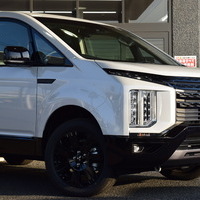 5199　令和7年式 デリカD:5 シャモニー 4WD 2,300㏄ ディーゼル車 登録済み未使用車のサムネイル