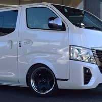 4830 キャラバン グランドプレミアムGX 2WD 2,000cc (ガソリン車) 5人乗車　のサムネイル
