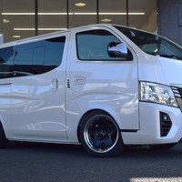 4830 キャラバン グランドプレミアムGX 2WD 2,000cc (ガソリン車) 5人乗車　のサムネイル