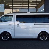 4830 キャラバン グランドプレミアムGX 2WD 2,000cc (ガソリン車) 5人乗車　のサムネイル