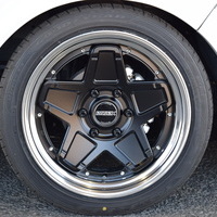4830 キャラバン グランドプレミアムGX 2WD 2,000cc (ガソリン車) 5人乗車　のサムネイル