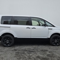 5201　令和7年式　三菱デリカD:5　CHAMONIX　4WD　2200cc　ディーゼル車　7人乗り　10kmのサムネイル
