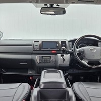 5381　平成29年式　ハイエース　スーパーGL　4WD　3000cc　ディーゼル車　5人乗り　5.6万kmのサムネイル