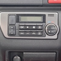 5381　平成29年式　ハイエース　スーパーGL　4WD　3000cc　ディーゼル車　5人乗り　5.6万kmのサムネイル