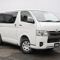 5447 登録済み未使用車 令和7年式 ハイエース スーパーGL ダークプライムS　4WD 2,800cc (ディーゼル) 2/5人乗車 7kmのサムネイル