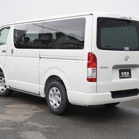 5447 登録済み未使用車 令和7年式 ハイエース スーパーGL ダークプライムS　4WD 2,800cc (ディーゼル) 2/5人乗車 7kmのサムネイル