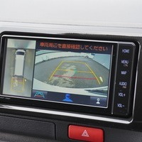 5447 登録済み未使用車 令和7年式 ハイエース スーパーGL ダークプライムS　4WD 2,800cc (ディーゼル) 2/5人乗車 7kmのサムネイル