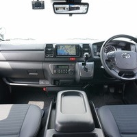 5447 登録済み未使用車 令和7年式 ハイエース スーパーGL ダークプライムS　4WD 2,800cc (ディーゼル) 2/5人乗車 7kmのサムネイル