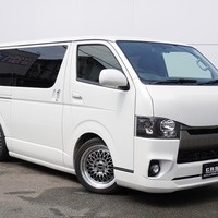 5425 平成28年式 ハイエース スーパーGL ダークプライム　2WD 2,000cc (ガソリン) 2/5人乗車 2.9万kmのサムネイル
