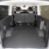 5376 日産 キャラバングランドプレミアムGX 登録済未使用車 2WD 2,500cc (ディーゼル車) 2/5人乗車 20kmのサムネイル