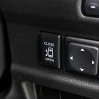 5376 日産 キャラバングランドプレミアムGX 登録済未使用車 2WD 2,500cc (ディーゼル車) 2/5人乗車 20kmのサムネイル