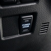 5376 日産 キャラバングランドプレミアムGX 登録済未使用車 2WD 2,500cc (ディーゼル車) 2/5人乗車 20kmのサムネイル