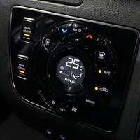 5376 日産 キャラバングランドプレミアムGX 登録済未使用車 2WD 2,500cc (ディーゼル車) 2/5人乗車 20kmのサムネイル