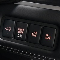 5384 令和7年式 三菱デリカ D:5 CHAMONIX 4WD 2,300cc (ディーゼル車)  7人乗り　100kmのサムネイル