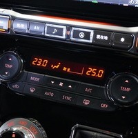 5384 令和7年式 三菱デリカ D:5 CHAMONIX 4WD 2,300cc (ディーゼル車)  7人乗り　100kmのサムネイル