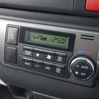 4859 平成30年式 レジアスエース スーパーGL ダークプライム 2WD 2800cc ディーゼル車 5人乗り 7.0万kmのサムネイル