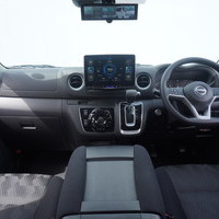 3673　令和5年式　キャラバン　プレミアムGX　アティックスバン　2WD　2400cc　ディーゼル車　5人乗り　1900kmのサムネイル