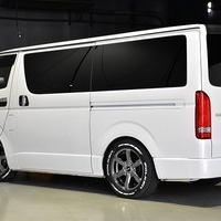 5505.平成28年式 ハイエース スーパーGL ダークプライム 2WD 3,000cc ディーゼル車 走行8.2万キロ 検査1年付きのサムネイル