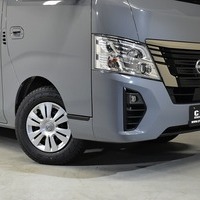 5376 日産 キャラバングランドプレミアムGX 登録済未使用車 2WD 2,500cc (ディーゼル車) 2/5人乗車 20kmのサムネイル