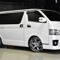5505.平成28年式 ハイエース スーパーGL ダークプライム 2WD 3,000cc ディーゼル車 走行8.2万キロ 検査1年付きのサムネイル
