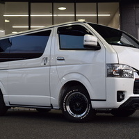 5466　令和5年式　ハイエース　スーパーGL　ダークプライムⅡ　4WD　2800cc　ディーゼル車　5人乗り　1,400kmのサムネイル