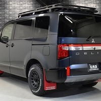 5384 令和7年式 三菱デリカ D:5 CHAMONIX 4WD 2,300cc (ディーゼル車)  7人乗り　100kmのサムネイル