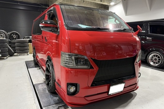 CRS横浜店　ハイエースカスタム　内装カスタム　LED打ち換え　サムネイル