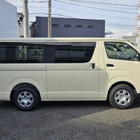 5491　令和7年式　ハイエース　DX　2WD　ガソリン車　6人乗り　10km　登録済み未使用車のサムネイル
