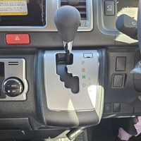 5181　ハイエース　ワゴンGL　ファインテックツアラー　2WD　2700cc　ガソリン車　10人乗りのサムネイル
